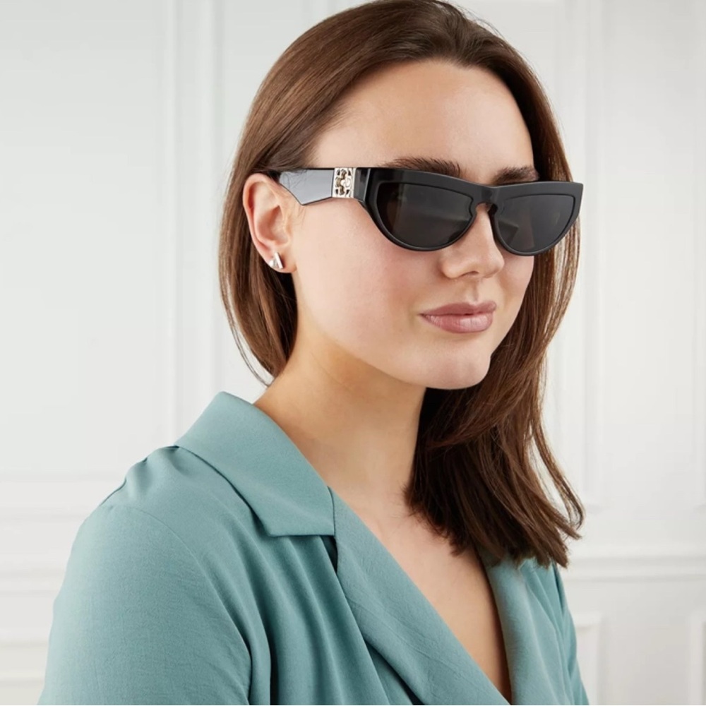 Burberry Black Translucent Rectangular Design Sunglasses
